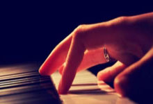 詹姆斯32+15天津胜广东 贺希宁17分深圳负上海