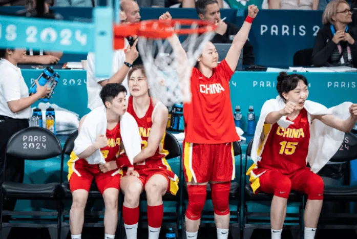 傅政豪：中国女篮今晚肯定有两个不解之谜