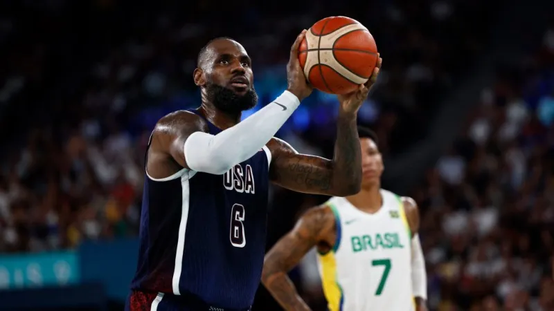 科尔：我崇拜詹姆斯很久了 幕后观察证实了为什么他是这样的人