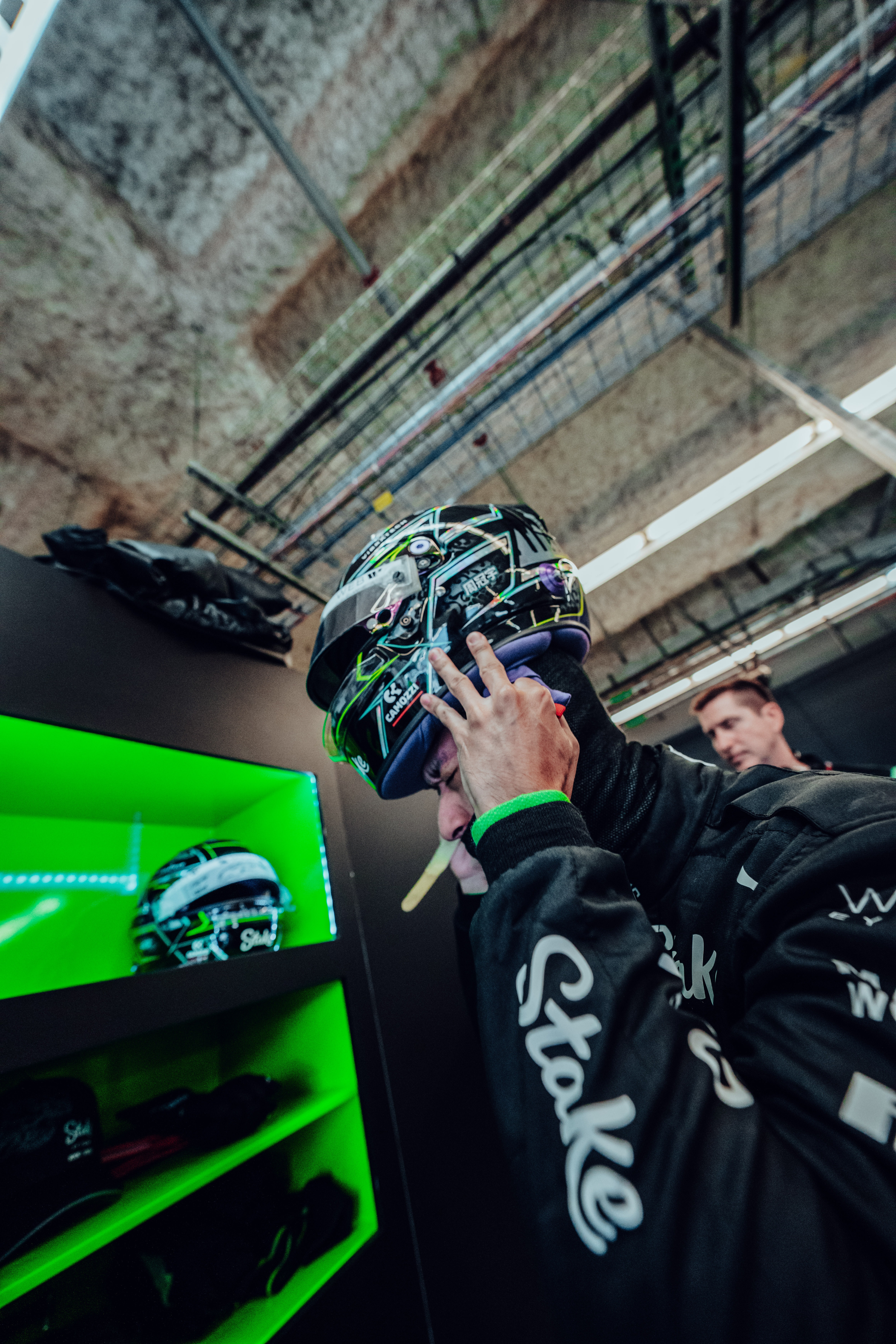 周冠宇：赛车缺乏竞争力 团队还有很多事要做